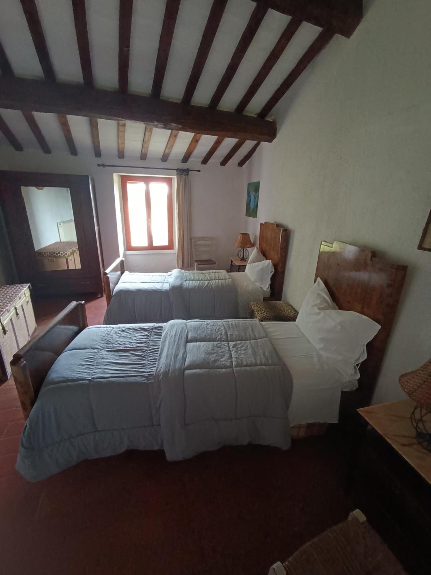Pilgrim Rooms Gubbio Quarto foto