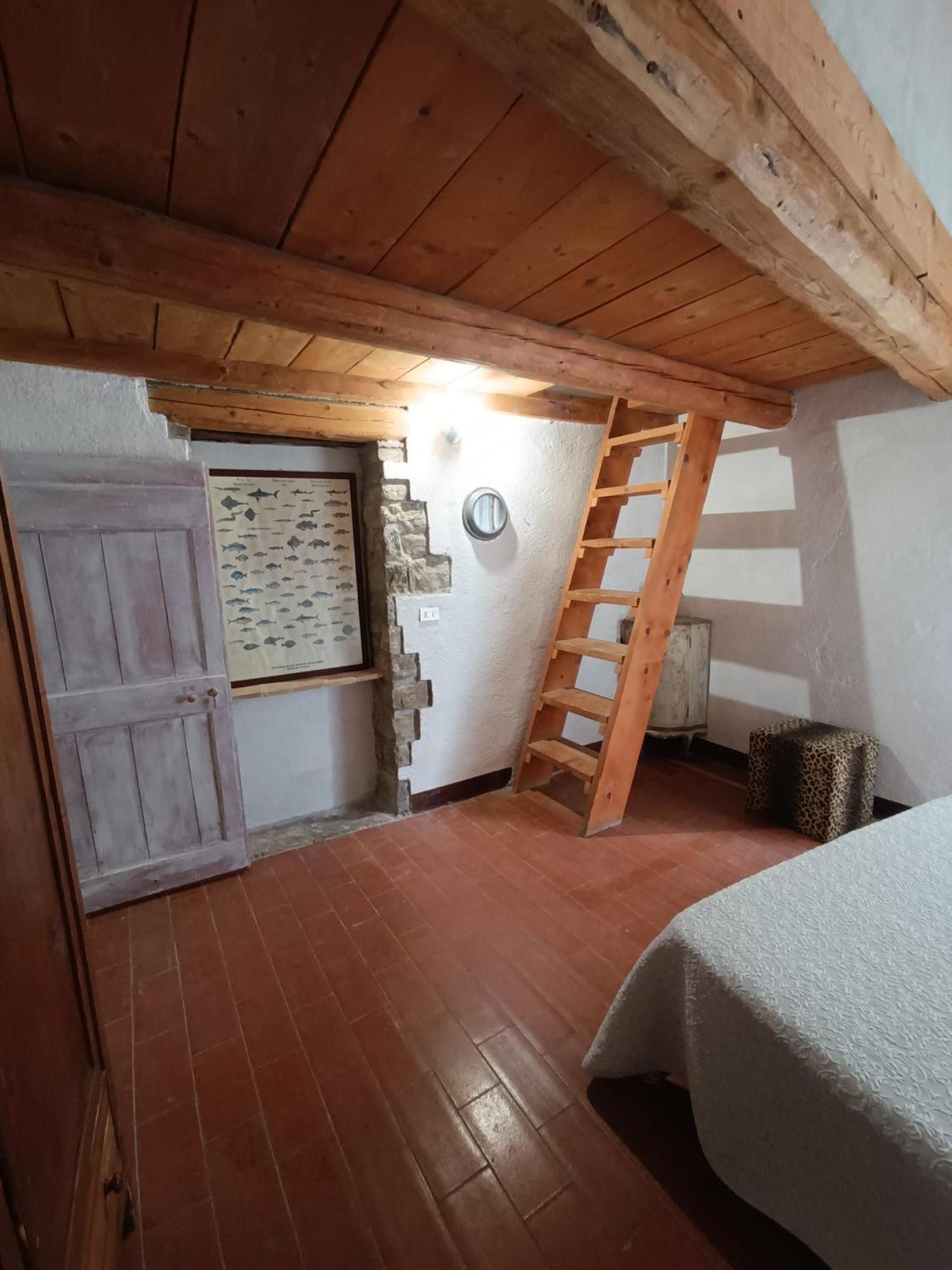 Pilgrim Rooms Gubbio Quarto foto